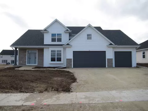 536 Woodside, West Bend, WI 53095