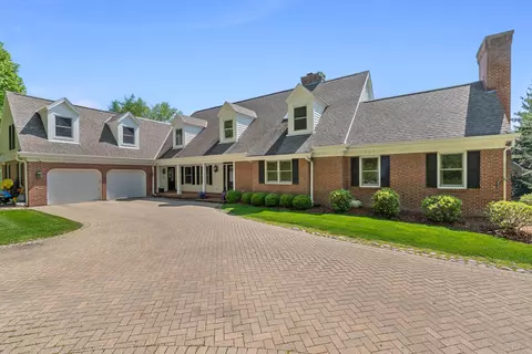 8003 N N Bch, Fox Point, WI 53217