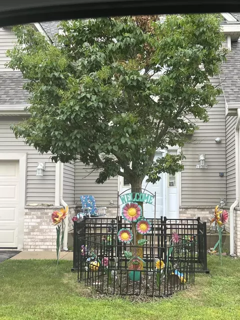 1030 Quinlan #B, Pewaukee, WI 53072