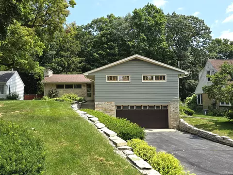 548 N 119th, Wauwatosa, WI 53226