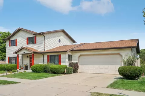 2270 W Vogel, Milwaukee, WI 53221