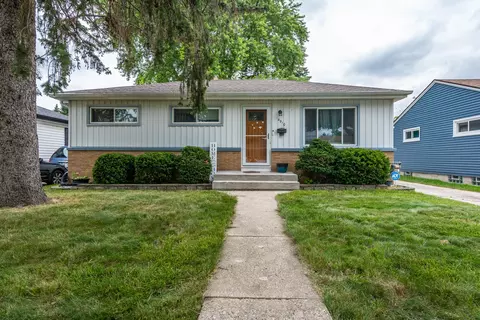 4910 W Tesch, Milwaukee, WI 53220