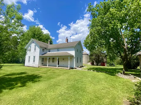 w4964 Pioneer Drive, Fredonia, WI 53021