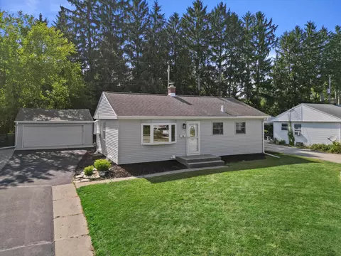 117 N Highland, Thiensville, WI 53092