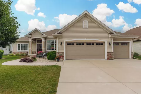 21680 N Weather Edge, Lannon, WI 53046