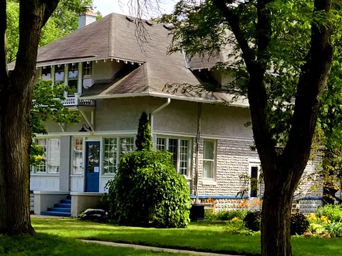 505 W Labelle, Oconomowoc, WI 53066