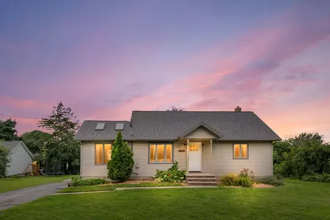 3529 N Meade, Appleton, WI 54911 photo 1