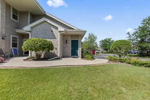 18625 Emerald #E, Brookfield, WI 53045