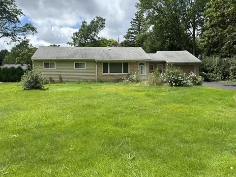 405 Lynnwood, Brookfield, WI 53005
