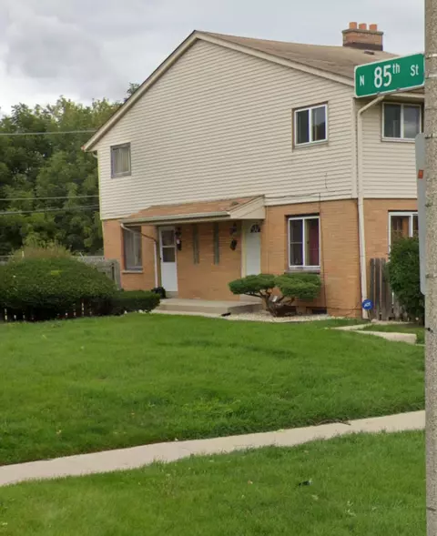 8432 W Villard #H, Milwaukee, WI 53225