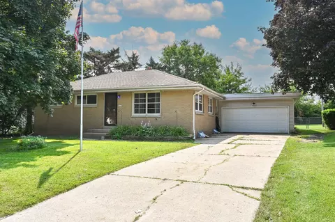 7637 W Allerton, Greenfield, WI 53220