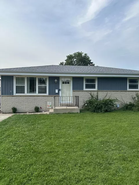 1632 Manistique, South Milwaukee, WI 53172