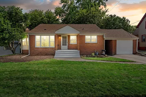 2107 Harriet, Racine, WI 53404