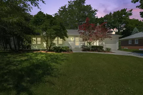 1138 E Colonial, Mount Pleasant, WI 53405