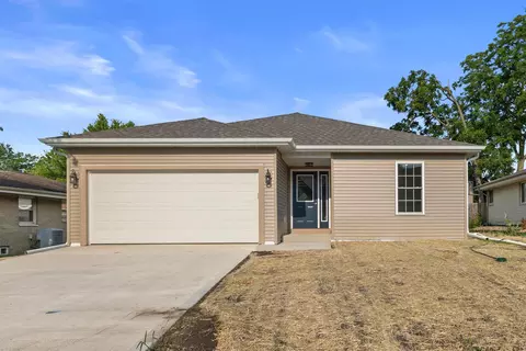 3318 Monarch, Racine, WI 53406