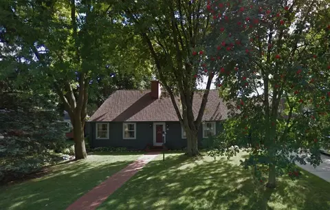 928 Vista, Grafton, WI 53024