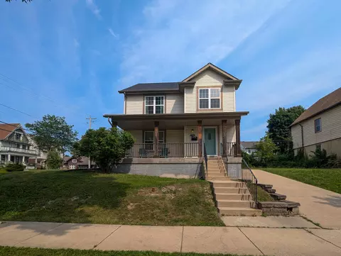 2572 N Palmer, Milwaukee, WI 53212