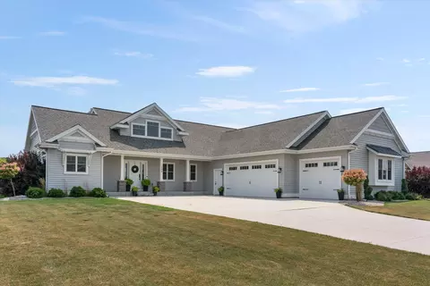 209 Westfield, Oostburg, WI 53070