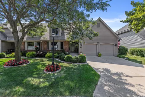 7429 Carter, Franklin, WI 53132