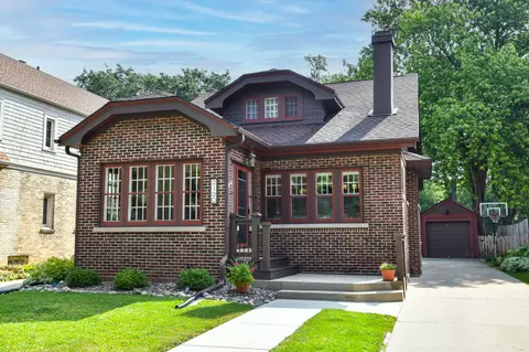 2120 N 81st, Wauwatosa, WI 53213