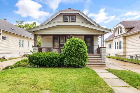 8829 W W Orch, West Allis, WI 53214