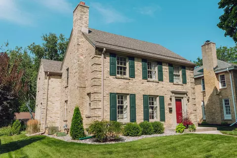 2571 N 81st, Wauwatosa, WI 53213