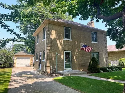 1610 Michigan, Manitowoc, WI 54220