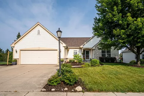 1922 Foxcroft, Waukesha, WI 53189
