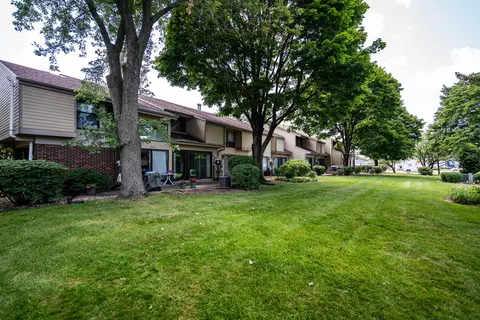 2612 W Parnell, Milwaukee, WI 53221