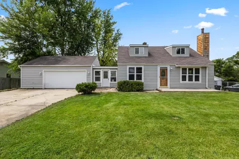 w271n2611 Pear Tree, Pewaukee, WI 53072
