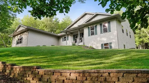 n7418 South Sechlerville Road, Hixton, WI 54635