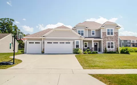 957 Harrison, Hartford, WI 53027