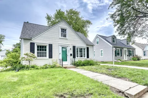 7832 Livingston, Wauwatosa, WI 53213