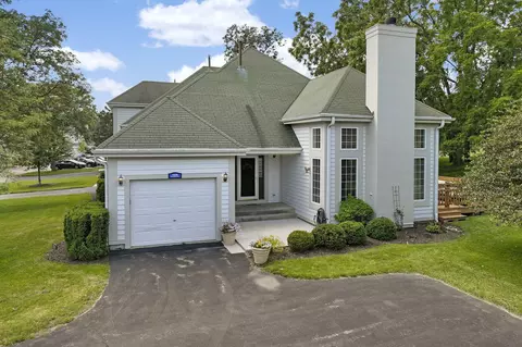 1636 Woodland #12-64, Geneva, WI 53147