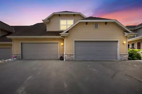 941 Autumn Rdg, Hartford, WI 53027