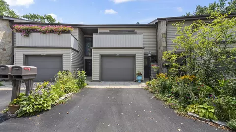 999 Lake Country, Oconomowoc, WI 53066