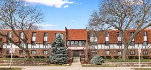 5253 N Lovers Ln #306, Milwaukee, WI 53225