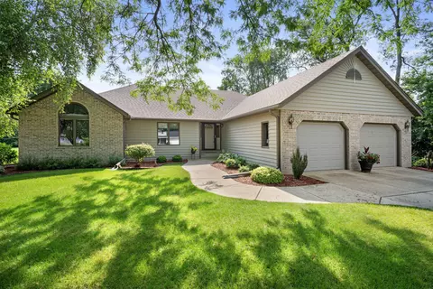 2319 Knoll Ter, Waterford, WI 53185