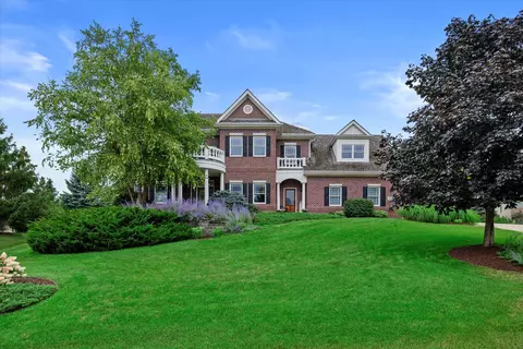 1010 N Bluespruce, Hartland, WI 53029