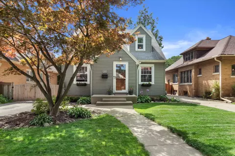 2615 N 68th, Wauwatosa, WI 53213