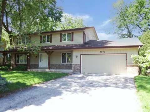 3282 N Elmwood, Elmwood Park, WI 53405