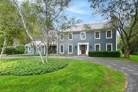230 E Chowning Cross, Mequon, WI 53092