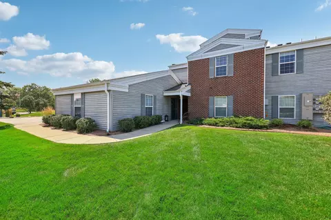n16w26587 E Fieldhack, Pewaukee, WI 53072
