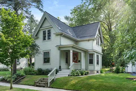 w62n688 Riveredge, Cedarburg, WI 53012