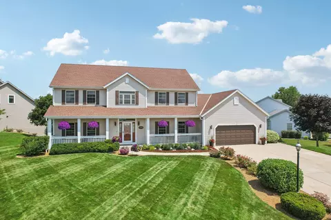 13760 W Wildflower, New Berlin, WI 53151
