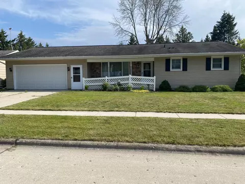 1438 Lee, Manitowoc, WI 54220