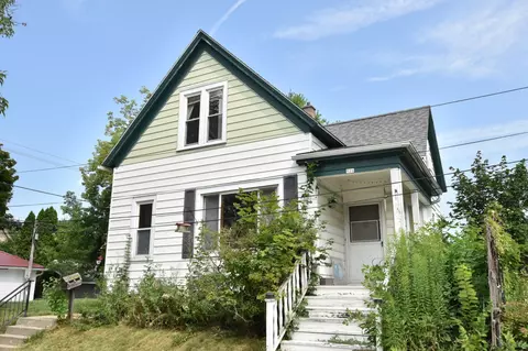 926 E Homer, Milwaukee, WI 53207