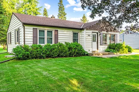 1610 S 167th, New Berlin, WI 53151