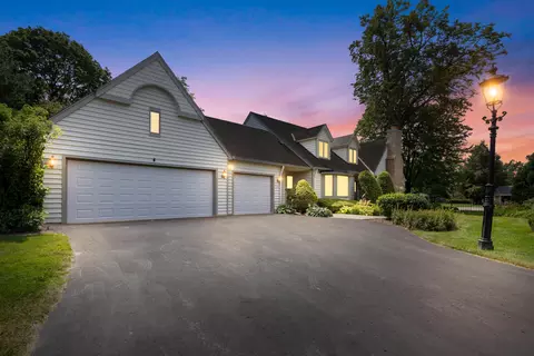 105 Pine, Oconomowoc, WI 53066