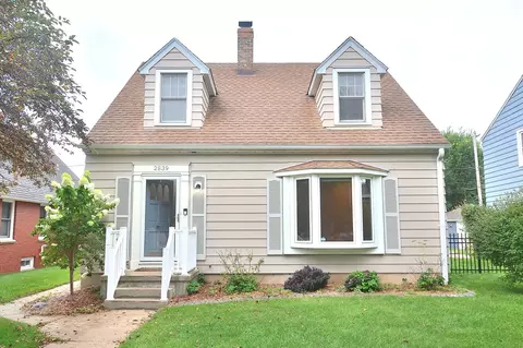 2839 N 75th, Milwaukee, WI 53210
